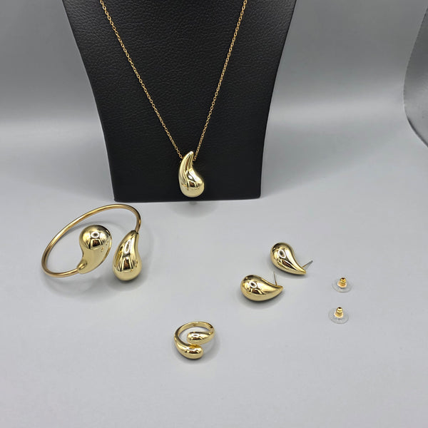 Elegant Gold Colour Jewellery Set